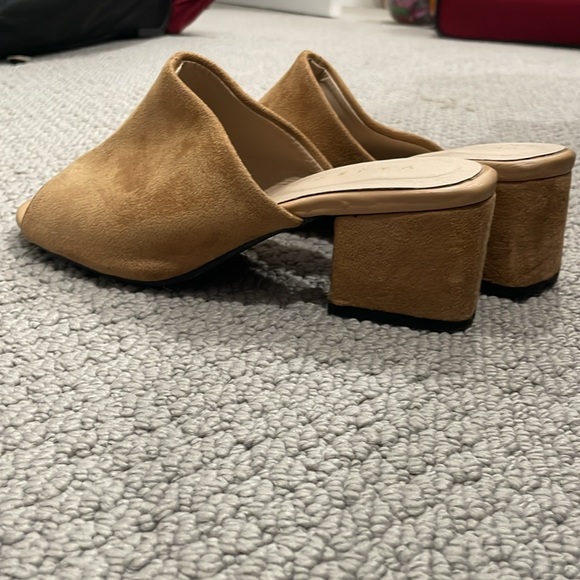 cute low tan heels - Picture 2 of 2